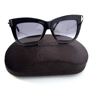 Tom Ford Woman's Oval Sunglasses Shiny Black /Smoke POLARIZED Lens -FT0685 Julie